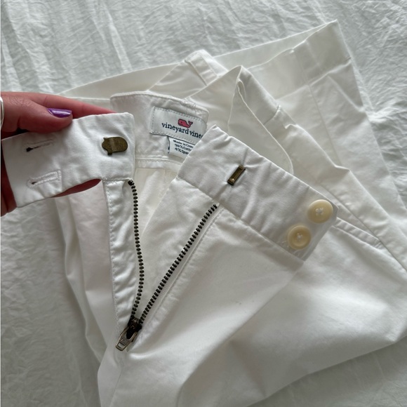 Vineyard Vines Womens Bermuda Shorts White Size 10 Flat Front Chino Whale Logo - Picture 8 of 12
